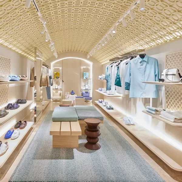 Louis Vuitton Women Store Portofino